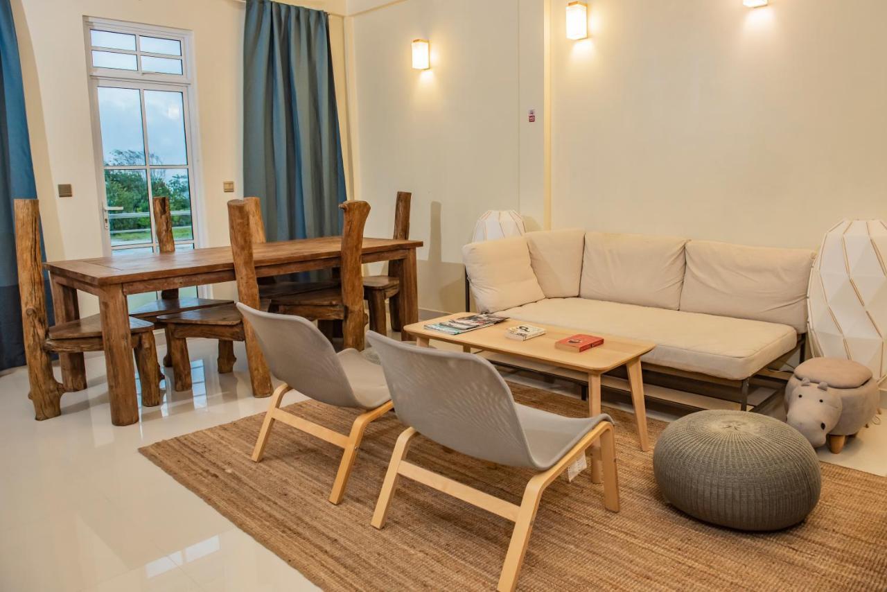 One The Island Hotel Naifaru Ngoại thất bức ảnh